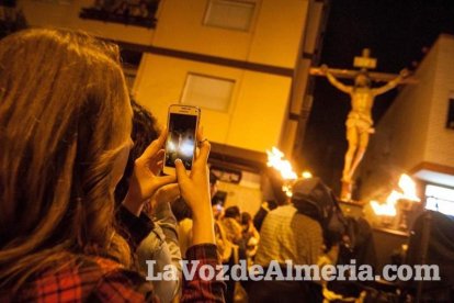 Procesión de la Hermandad Juvenil del Santo Cristo del Perdón Vía-Crucis Penitencial de Silencio. Martes Santo de la Semana Santa de Alme