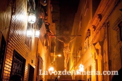 Procesión de la Hermandad Juvenil del Santo Cristo del Perdón Vía-Crucis Penitencial de Silencio. Martes Santo de la Semana Santa de Alme