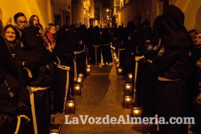 Procesión de la Hermandad Juvenil del Santo Cristo del Perdón Vía-Crucis Penitencial de Silencio. Martes Santo de la Semana Santa de Alme