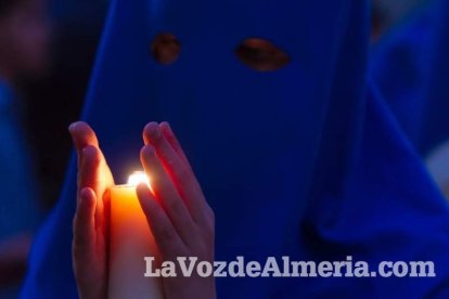 Procesión de la Real e Ilustre Confeccionista y Universitaria Hermandad de Nazarenos de Nuestro Padre Jesús de la Oración en el Huerto y