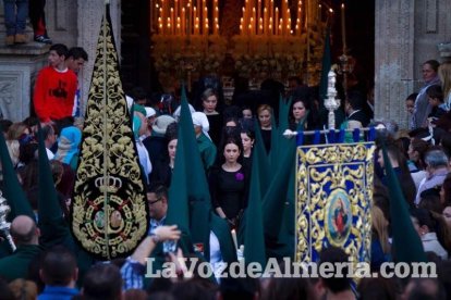 Procesión de la Real e Ilustre Confeccionista y Universitaria Hermandad de Nazarenos de Nuestro Padre Jesús de la Oración en el Huerto y