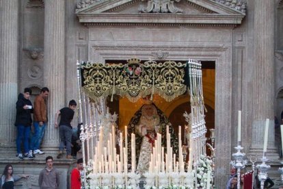 Procesión de la Real e Ilustre Confeccionista y Universitaria Hermandad de Nazarenos de Nuestro Padre Jesús de la Oración en el Huerto y