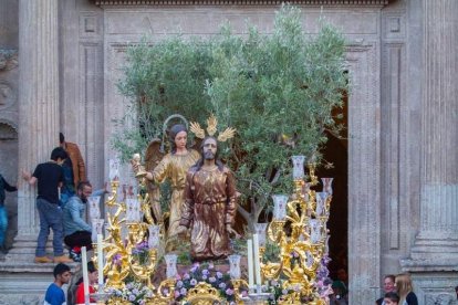 Procesión de la Real e Ilustre Confeccionista y Universitaria Hermandad de Nazarenos de Nuestro Padre Jesús de la Oración en el Huerto y