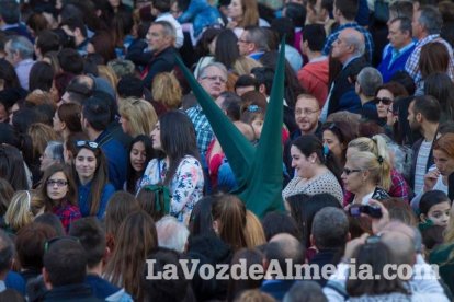 Procesión de la Real e Ilustre Confeccionista y Universitaria Hermandad de Nazarenos de Nuestro Padre Jesús de la Oración en el Huerto y