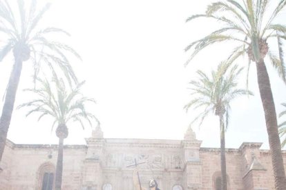 Y al tercer día, resucitó Jesucristo. El Resucitado puso el broche de oro a la Semana Santa 2015. Fotos: Fran Muñoz