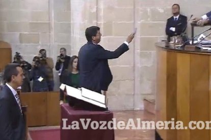 El Parlamento andaluz se constituye sin acuerdo de los cinco partidos.