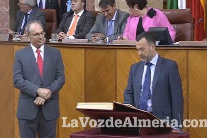 El Parlamento andaluz se constituye sin acuerdo de los cinco partidos.