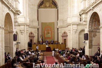 El Parlamento andaluz se constituye sin acuerdo de los cinco partidos.