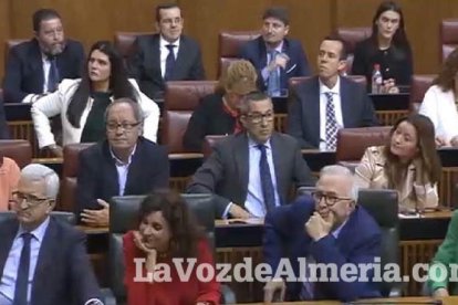 El Parlamento andaluz se constituye sin acuerdo de los cinco partidos.