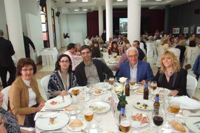 El Salón Social alhameño ha acogido el acto, con presencia de destacadas personalidades