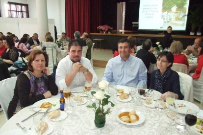 El Salón Social alhameño ha acogido el acto, con presencia de destacadas personalidades