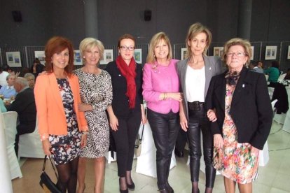 El Salón Social alhameño ha acogido el acto, con presencia de destacadas personalidades