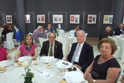 El Salón Social alhameño ha acogido el acto, con presencia de destacadas personalidades
