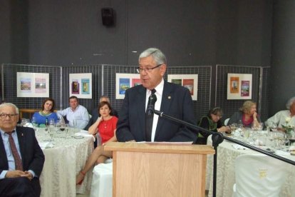 El Salón Social alhameño ha acogido el acto, con presencia de destacadas personalidades