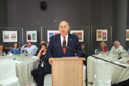 El Salón Social alhameño ha acogido el acto, con presencia de destacadas personalidades