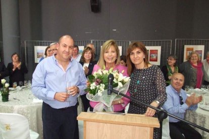 El Salón Social alhameño ha acogido el acto, con presencia de destacadas personalidades