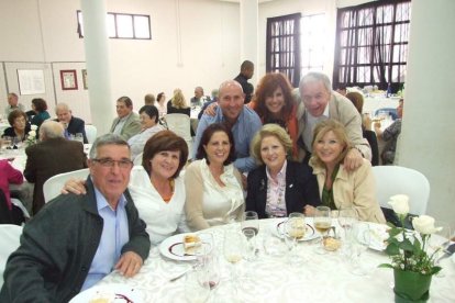 El Salón Social alhameño ha acogido el acto, con presencia de destacadas personalidades