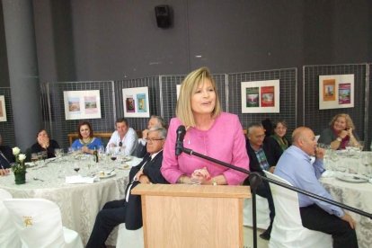 El Salón Social alhameño ha acogido el acto, con presencia de destacadas personalidades