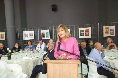 El Salón Social alhameño ha acogido el acto, con presencia de destacadas personalidades