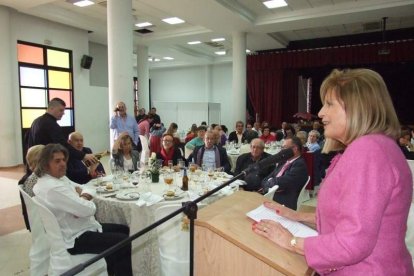 El Salón Social alhameño ha acogido el acto, con presencia de destacadas personalidades