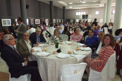 El Salón Social alhameño ha acogido el acto, con presencia de destacadas personalidades