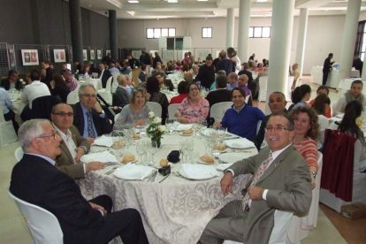 El Salón Social alhameño ha acogido el acto, con presencia de destacadas personalidades