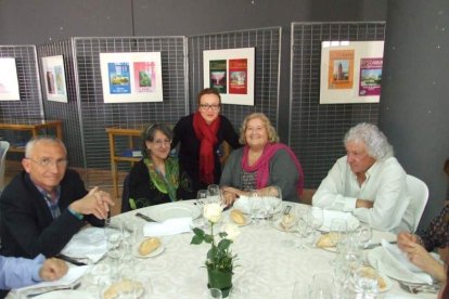 El Salón Social alhameño ha acogido el acto, con presencia de destacadas personalidades