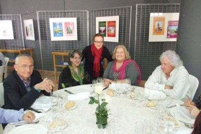 El Salón Social alhameño ha acogido el acto, con presencia de destacadas personalidades