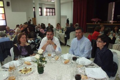 El Salón Social alhameño ha acogido el acto, con presencia de destacadas personalidades