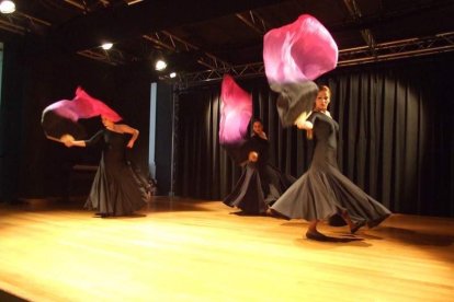 El Salón Social alhameño ha acogido el acto, con presencia de destacadas personalidades