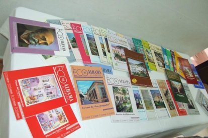 El Salón Social alhameño ha acogido el acto, con presencia de destacadas personalidades