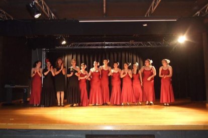 El Salón Social alhameño ha acogido el acto, con presencia de destacadas personalidades