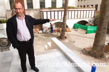 La Voz de Almería recorre las siete salas que forman del Museo de Arte Doña Pakyta horas antes de su apertura. Fotos: Juan Sánchez.
