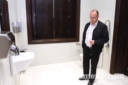 La Voz de Almería recorre las siete salas que forman del Museo de Arte Doña Pakyta horas antes de su apertura. Fotos: Juan Sánchez.