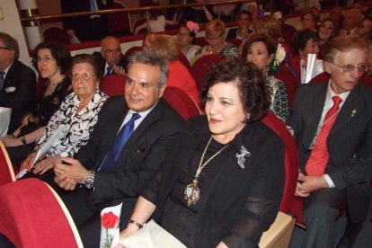 Los hermanos Manuel y Ángel López Jerez rememoran su Romería entre rezos y cánticos. Fotos: JA BARRIOS