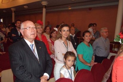 Los hermanos Manuel y Ángel López Jerez rememoran su Romería entre rezos y cánticos. Fotos: JA BARRIOS