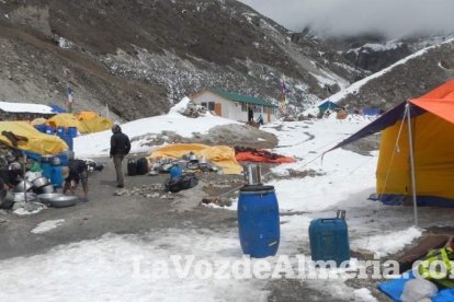 Eduardo Ibero regresa tras vivir ser testigo del terremoto de Nepal.