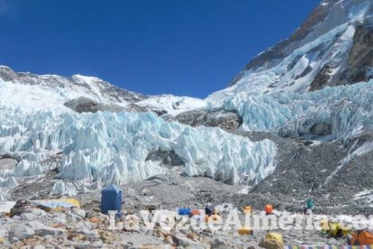 Eduardo Ibero regresa tras vivir ser testigo del terremoto de Nepal.