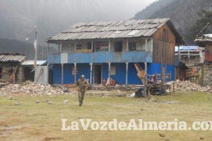 Eduardo Ibero regresa tras vivir ser testigo del terremoto de Nepal.