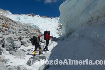Eduardo Ibero regresa tras vivir ser testigo del terremoto de Nepal.