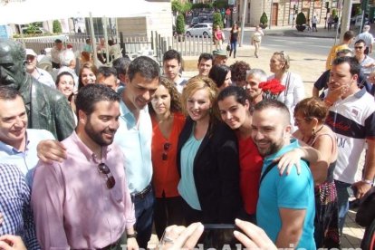 El secretario general del PSOE, Pedro Sánchez, respalda la candidatura de Juan Carlos Pérez Navas en Almería.