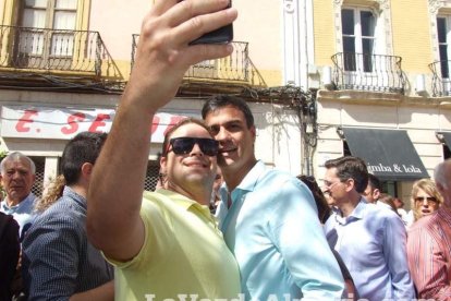 El secretario general del PSOE, Pedro Sánchez, respalda la candidatura de Juan Carlos Pérez Navas en Almería.