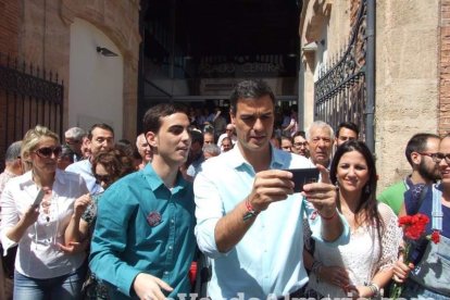 El secretario general del PSOE, Pedro Sánchez, respalda la candidatura de Juan Carlos Pérez Navas en Almería.