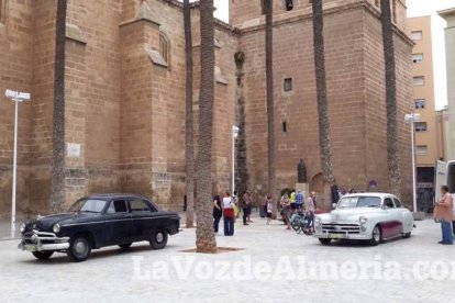 Rodaje de la producción alemana Der General en la Plaza de la Catedral, Plaza Emilio Cazard y la Escuela de Artes.
