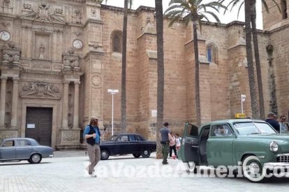Rodaje de la producción alemana Der General en la Plaza de la Catedral, Plaza Emilio Cazard y la Escuela de Artes.