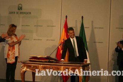 Carmelo Rodríguez toma posesión como nuevo rector de la Universidad de Almería.