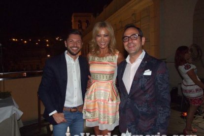 Inicio de la temporada estival en la Costa de Almería con una fiesta organizada por Viajes El Corte Inglés.