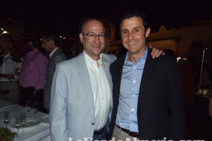 Inicio de la temporada estival en la Costa de Almería con una fiesta organizada por Viajes El Corte Inglés.