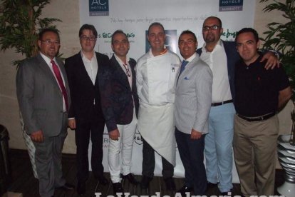 Inicio de la temporada estival en la Costa de Almería con una fiesta organizada por Viajes El Corte Inglés.