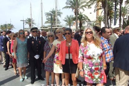 300 civiles juran bandera en el Día de las Fuerzas Armadas en la Rambla de Almería.